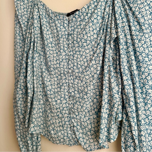 New Look Blue and White Floral Sweetheart Long Sleeve Top - Picture 6 of 6